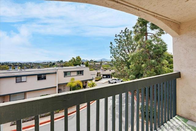 6916 Caminito Curva, San Diego, California 92119, 3 Bedrooms Bedrooms, ,2 BathroomsBathrooms,Townhouse,For Sale,Caminito Curva,250019712SD