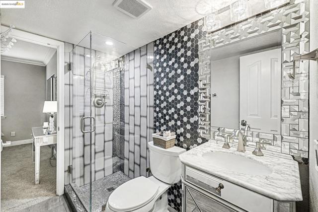 2127 Prestwick Dr, Discovery Bay CA: https://media.crmls.org/mediaz/66f63b36-bc5f-4805-ab9d-0ec7f706e26c.jpg