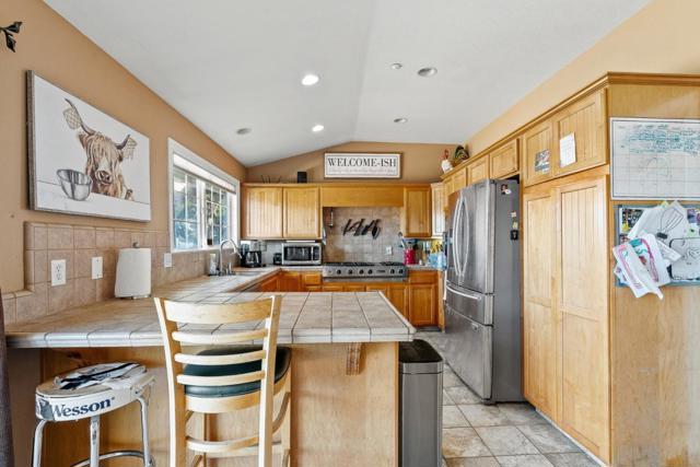 350 San Benancio Road, Salinas CA: https://media.crmls.org/mediaz/66f7d174-0405-499a-93f0-9aeff8d875f3.jpg