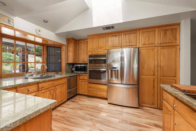 4850 N Moorpark Road, Thousand Oaks CA: https://media.crmls.org/mediaz/66f8276e-13d5-4fd0-bacf-51d0c5fe3614.jpg