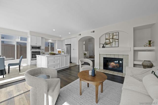 12372 Mona Lisa St, San Diego CA: https://media.crmls.org/mediaz/66f8284a-1a6e-4a8e-85bf-25437227808a.jpg
