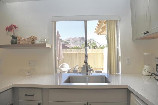 73167 Alice Marble Lane, Palm Desert CA: https://media.crmls.org/mediaz/66f89e06-9e8a-4f38-a498-efe5ed1d902a.jpg