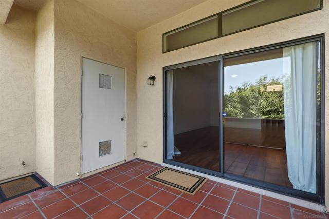 2870 Andover Ave, Carlsbad CA: https://media.crmls.org/mediaz/66fa0a3c-6dfd-4929-9b78-cc8204d3394b.jpg