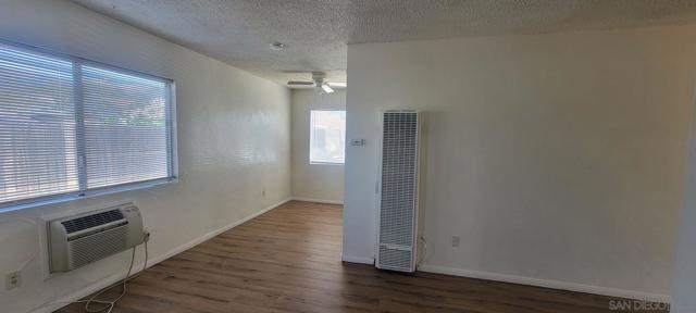 1219 Linalda Dr, El Cajon CA: https://media.crmls.org/mediaz/66fa418c-2cb2-4c03-bbe8-b06ce12ee6a0.jpg