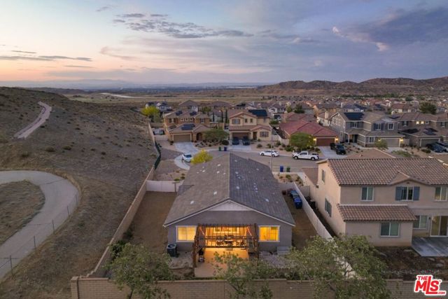 2906 Crocus Place, Palmdale CA: https://media.crmls.org/mediaz/66fa607a-ea0b-452f-9a28-3727d8f3ea00.jpg