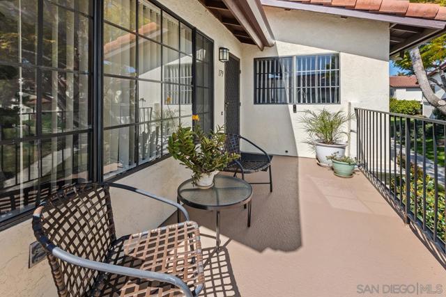 4235 Porte de Palmas, San Diego, California 92122, 2 Bedrooms Bedrooms, ,2 BathroomsBathrooms,Condominium,For Sale,Porte de Palmas,250020315SD