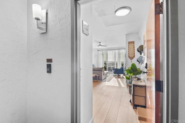 Detail Gallery Image 2 of 43 For 2445 Brant St #506,  San Diego,  CA 92101 - 2 Beds | 2 Baths