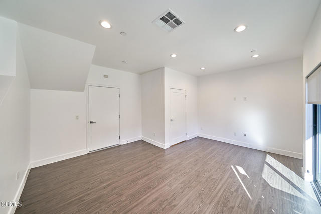 Detail Gallery Image 11 of 42 For 4201 Pennsylvania Ave #C2,  Glendale,  CA 91214 - 4 Beds | 4 Baths