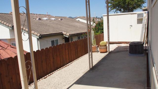955 Howard Ave, Escondido CA: https://media.crmls.org/mediaz/66fc778a-1d91-4280-93ba-9a9fff0d6127.jpg