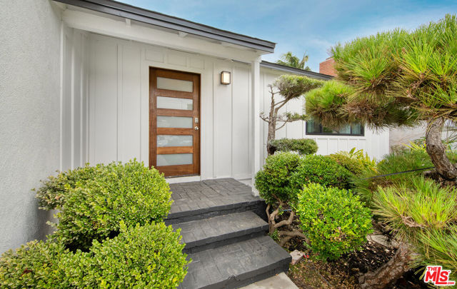 12034 Alberta Drive photo 4