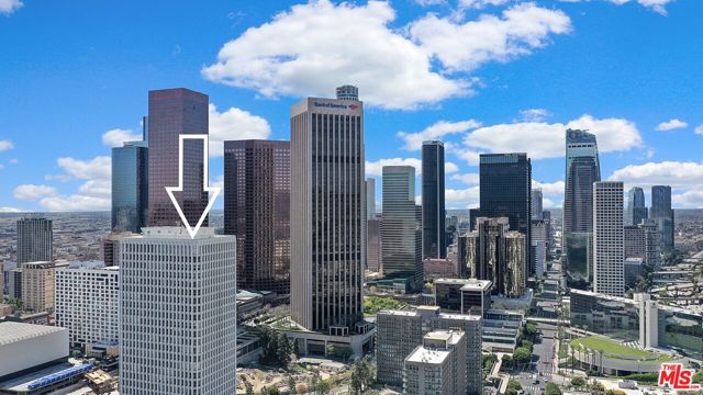 800 W 1st Street, Los Angeles CA: https://media.crmls.org/mediaz/66fd68a1-07a1-4032-93f9-4186268da95b.jpg