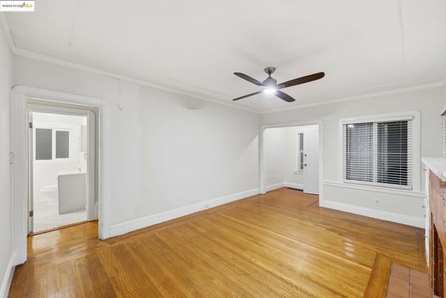 2430 27th Ave Unit D, Oakland CA: https://media.crmls.org/mediaz/66fdf1e7-20da-4763-b903-ad30f47c7310.jpg