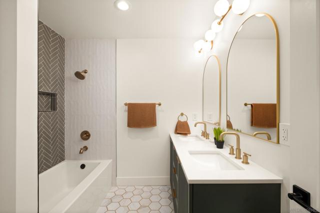 4058 Apore Street, La Mesa CA: https://media.crmls.org/mediaz/66fe1abb-7b58-4ff9-a12e-3cc142d63e33.jpg