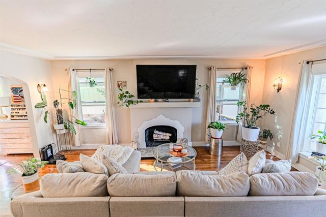 Detail Gallery Image 16 of 28 For 344 Pomona Ave, Coronado,  CA 92118 - 3 Beds | 2 Baths