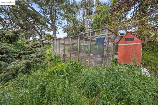 2821 Erin CT, Richmond CA: https://media.crmls.org/mediaz/66fe74d0-3881-4391-a11a-d930bcbb28d6.jpg