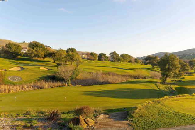 7064 Alder Creek Rd, Vallejo CA: https://media.crmls.org/mediaz/66fe9e36-1e8b-4cd3-995e-c210d293805a.jpg