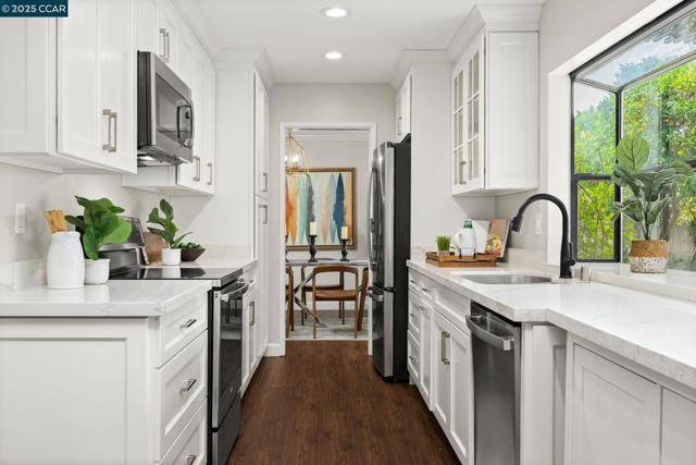 2115 Wilmington Dr, Walnut Creek CA: https://media.crmls.org/mediaz/66feaf5a-4f17-4178-915b-5c99b7f9ce2f.jpg