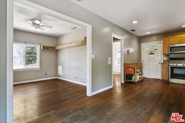 1947 Whitmore Avenue, Los Angeles CA: https://media.crmls.org/mediaz/66fef747-e081-40c5-bc91-2e863a5d2734.jpg