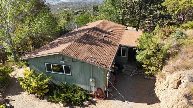 38281 Western Hills Drive, Anza CA: https://media.crmls.org/mediaz/66ff70ee-cffe-471c-bd77-f7c13623f67c.jpg