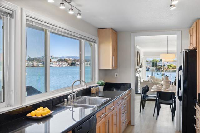 464 Fathom Drive, San Mateo CA: https://media.crmls.org/mediaz/67008490-531f-4a85-99b4-fe231f5d5e39.jpg