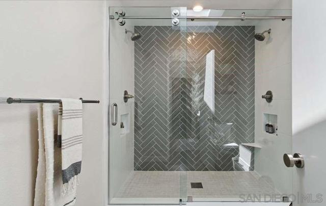 1736 Hill Top Lane, Encinitas CA: https://media.crmls.org/mediaz/6700e42a-653a-42b9-916d-4da474fd69aa.jpg