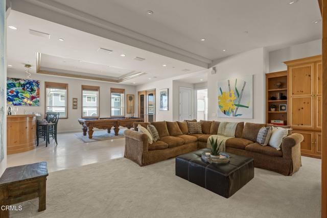 1135 Capri Way, Oxnard CA: https://media.crmls.org/mediaz/6700fdf0-e03d-4986-a9c3-60e0d9acbe3b.jpg