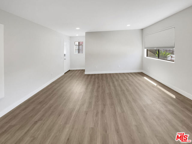 150 East Los Angeles Avenue, 301 photo 4