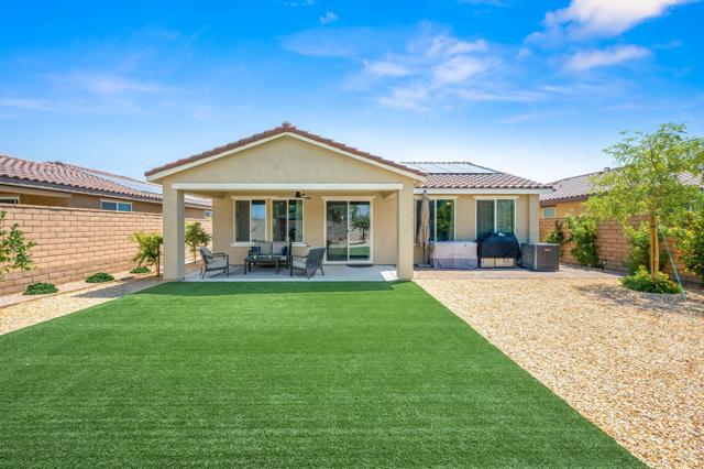 42811 Torno Place, Indio CA: https://media.crmls.org/mediaz/67015aa3-d7da-4cd7-a2d5-7856dfa19f1e.jpg