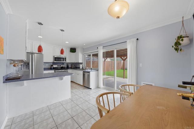 Detail Gallery Image 13 of 43 For 11397 Polaris Dr, San Diego,  CA 92126 - 2 Beds | 2 Baths