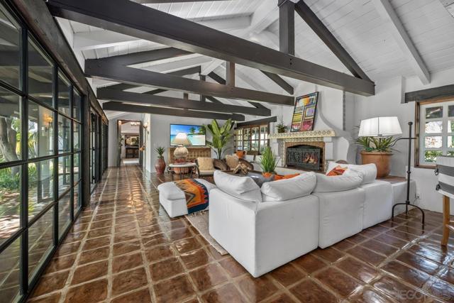 17507 Los Morros, Rancho Santa Fe CA: https://media.crmls.org/mediaz/67028e61-ef42-4a2f-9361-0ad7dab70939.jpg
