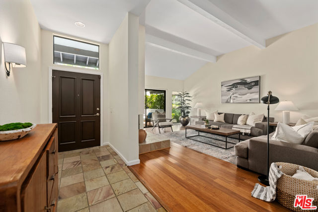 1553 Michael Lane, Pacific Palisades CA: https://media.crmls.org/mediaz/670334c0-4693-4d63-a874-1fb92084b757.jpg