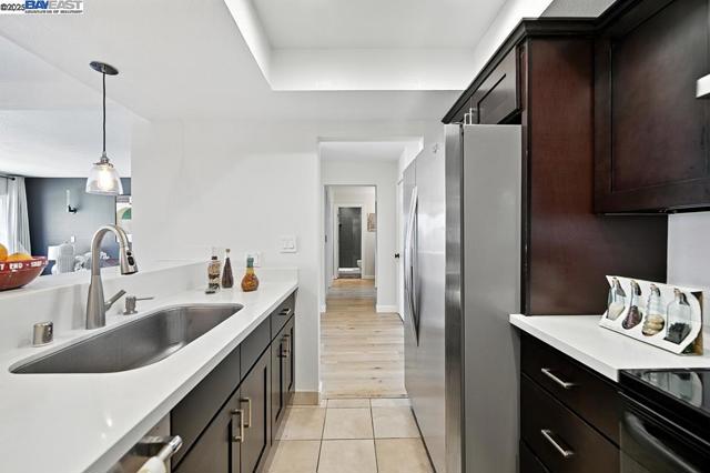 456 Mariners Island Blvd, San Mateo CA: https://media.crmls.org/mediaz/67037041-b277-4462-b493-ce5bd80ef197.jpg