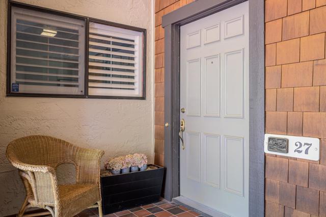 1280 Sharon Park Drive, Menlo Park CA: https://media.crmls.org/mediaz/67039ad6-fb7d-416e-92ad-cf5fa2bc02c4.jpg