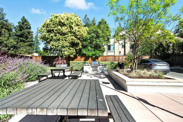 2014 W Middlefield Road, Mountain View CA: https://media.crmls.org/mediaz/67039caf-0663-4979-8521-bda32a6742cd.jpg
