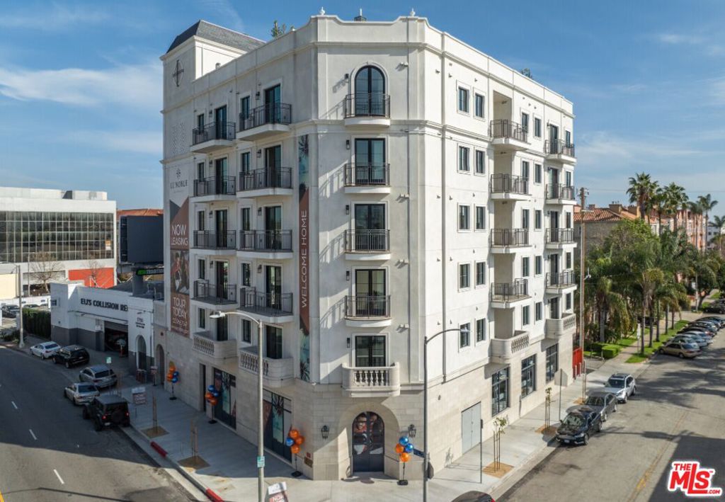5768 W 3rd Street #302