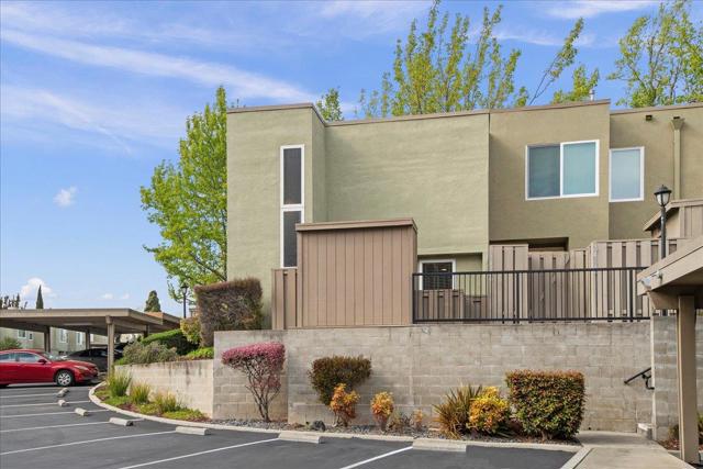 24280 Dover Lane, Hayward CA: https://media.crmls.org/mediaz/6705edf3-062a-4bf2-8978-551aec732c90.jpg