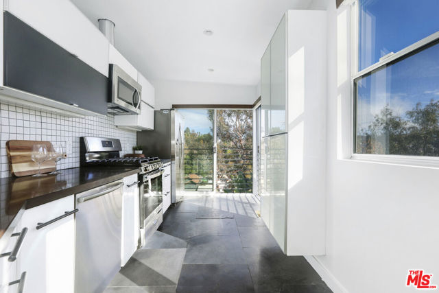 421 Beech Street, Los Angeles CA: https://media.crmls.org/mediaz/6706506e-47d1-437a-a90c-049cd6790b7d.jpg