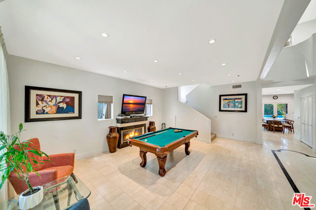 14916 Hesby Street, Sherman Oaks CA: https://media.crmls.org/mediaz/6706dffb-8fbc-4647-8002-3a507ebb8640.jpg