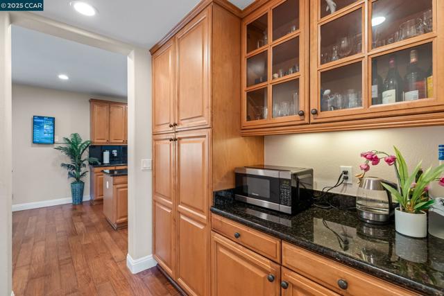 1656 Colchester St, Danville CA: https://media.crmls.org/mediaz/670740ab-051e-425c-950f-1ecf655e6073.jpg