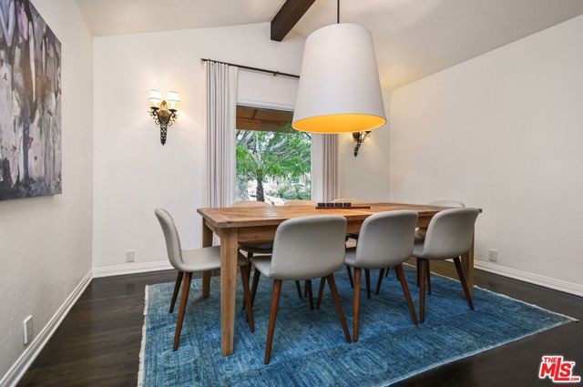 4277 Beck Avenue, Studio City CA: https://media.crmls.org/mediaz/6707698e-3591-4e79-8509-ebf57f04a94c.jpg