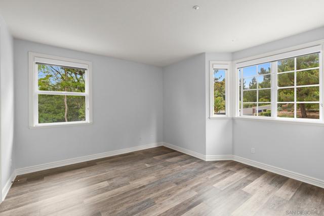521 Latigo Row, Encinitas CA: https://media.crmls.org/mediaz/67080294-c08d-483f-a1bd-33fa118962c3.jpg