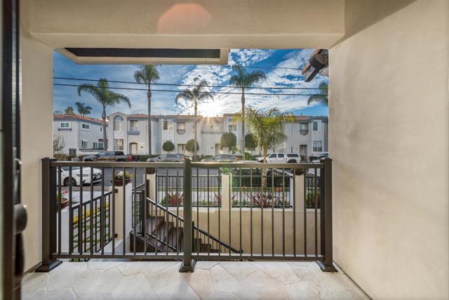 812 N Cleveland Street, Oceanside CA: https://media.crmls.org/mediaz/67080e00-3782-40d7-8910-4ff87c9cb01a.jpg