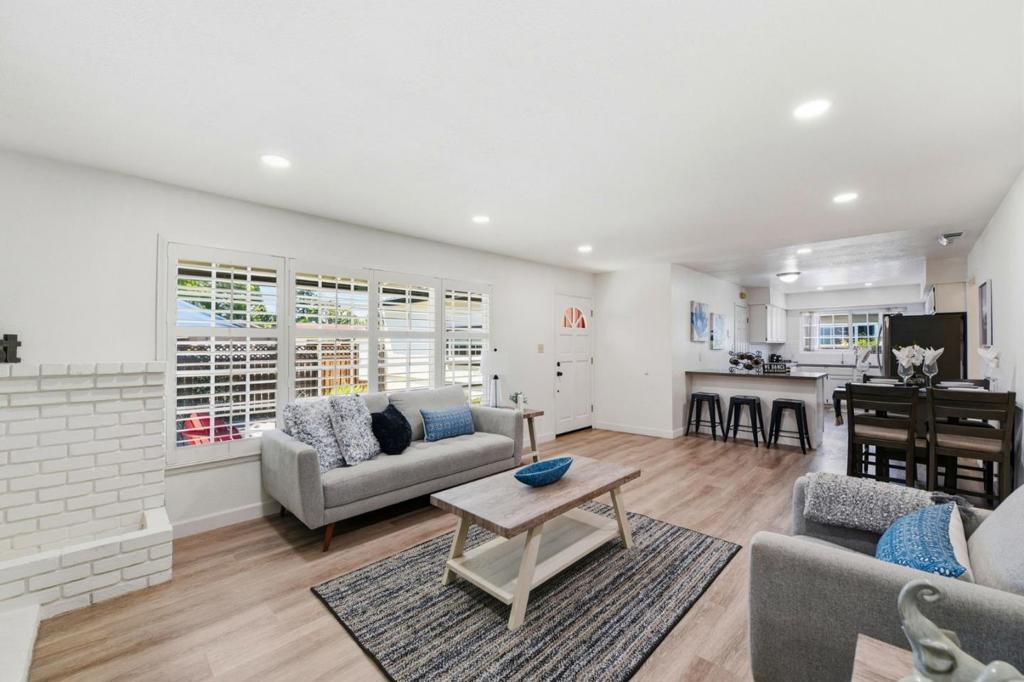 888 Corlista Drive