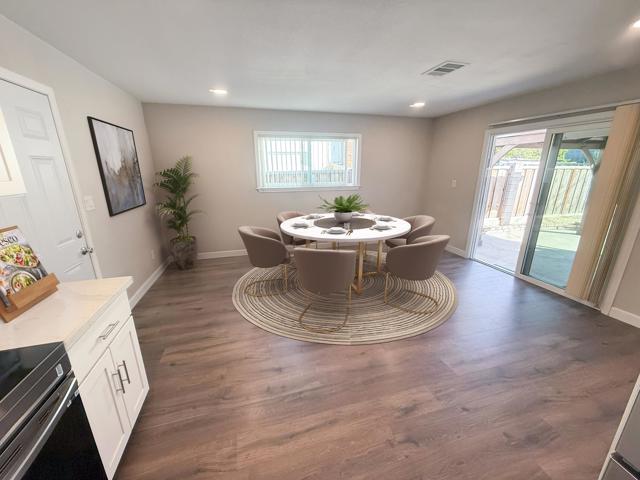 35345 Cabral Dr, Fremont CA: https://media.crmls.org/mediaz/67085f39-e4ac-499e-a821-78bbcb107493.jpg