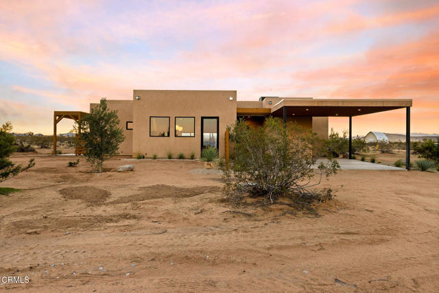 60679 Trentwood Drive, Joshua Tree CA: https://media.crmls.org/mediaz/67088f97-a6c4-4d66-a52b-359f1be85828.jpg