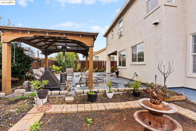 2105 Bedrock Way, Antioch CA: https://media.crmls.org/mediaz/6708e70f-8a39-461c-afeb-59ec4054491a.jpg