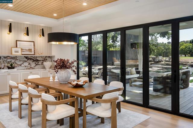 238 Cameo Dr, Danville CA: https://media.crmls.org/mediaz/67096e5b-599e-468f-a6ce-2a07a3551aaa.jpg