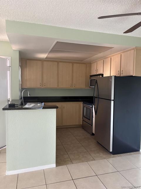 5962 Rancho Mission RD, San Diego CA: https://media.crmls.org/mediaz/6709d6cd-2983-44c6-b606-e51b48491d17.jpg