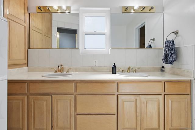 1654 LINWOOD ST, San Diego CA: https://media.crmls.org/mediaz/670b21d4-e2ea-43b3-88d0-90c2f1d5cd0a.jpg