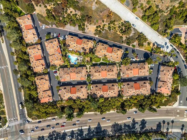 9338 Babauta Rd, San Diego CA: https://media.crmls.org/mediaz/670bb3e8-1614-4ffc-b976-1cff00324a17.jpg
